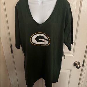 Green Bay Packers Football Ladies V-Neck Short Sleeve T-Shirt Green 1X PLUS NWT